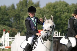 julia_casper_144_4499w.jpg