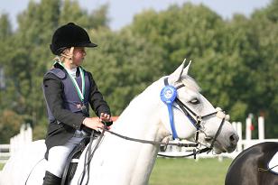 julia_casper_144_4500w.jpg