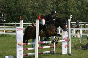 jennie_button_143_4322w.jpg