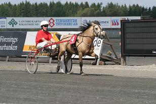 bacchardi_caroline_135_3538w.jpg