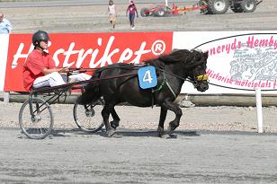 maximilian_elinor_135_3528w.jpg